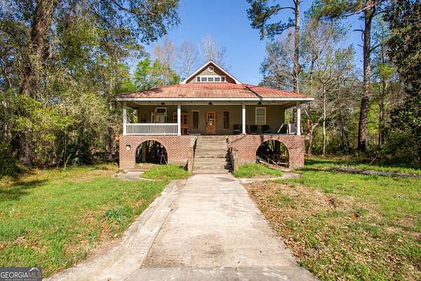 2.64 Acres of Land with Home for Sale in Waycross, Georgia