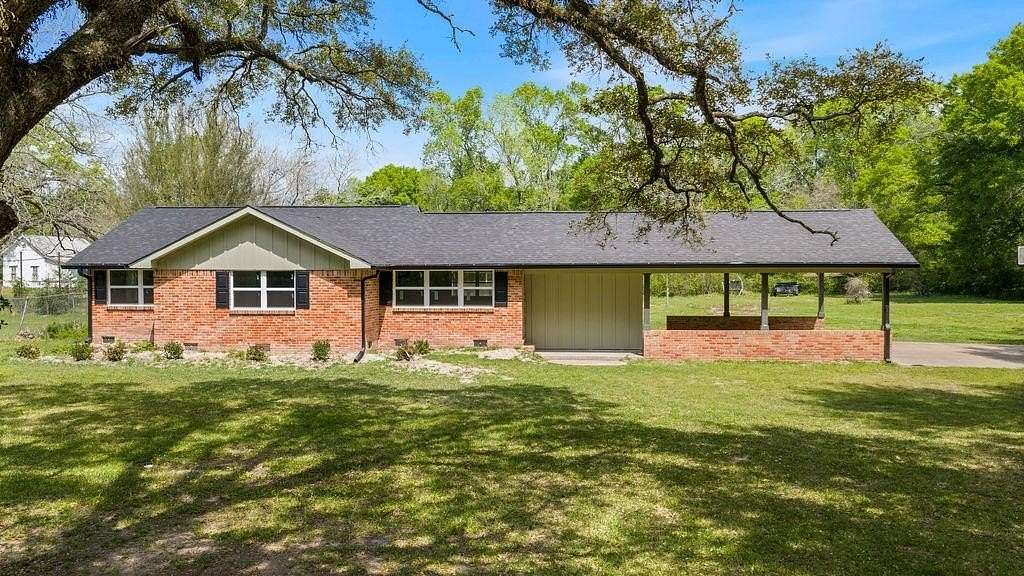1.5 Acres of Land with Home for Sale in Huntington, Texas