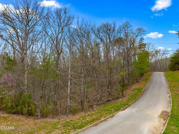 2 Acres of Residential Land for Sale in Dandridge, Tennessee