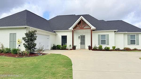 3 Acres of Land with Home for Sale in Pelahatchie, Mississippi