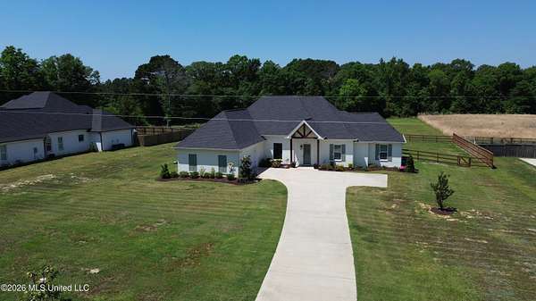 3 Acres of Land with Home for Sale in Pelahatchie, Mississippi