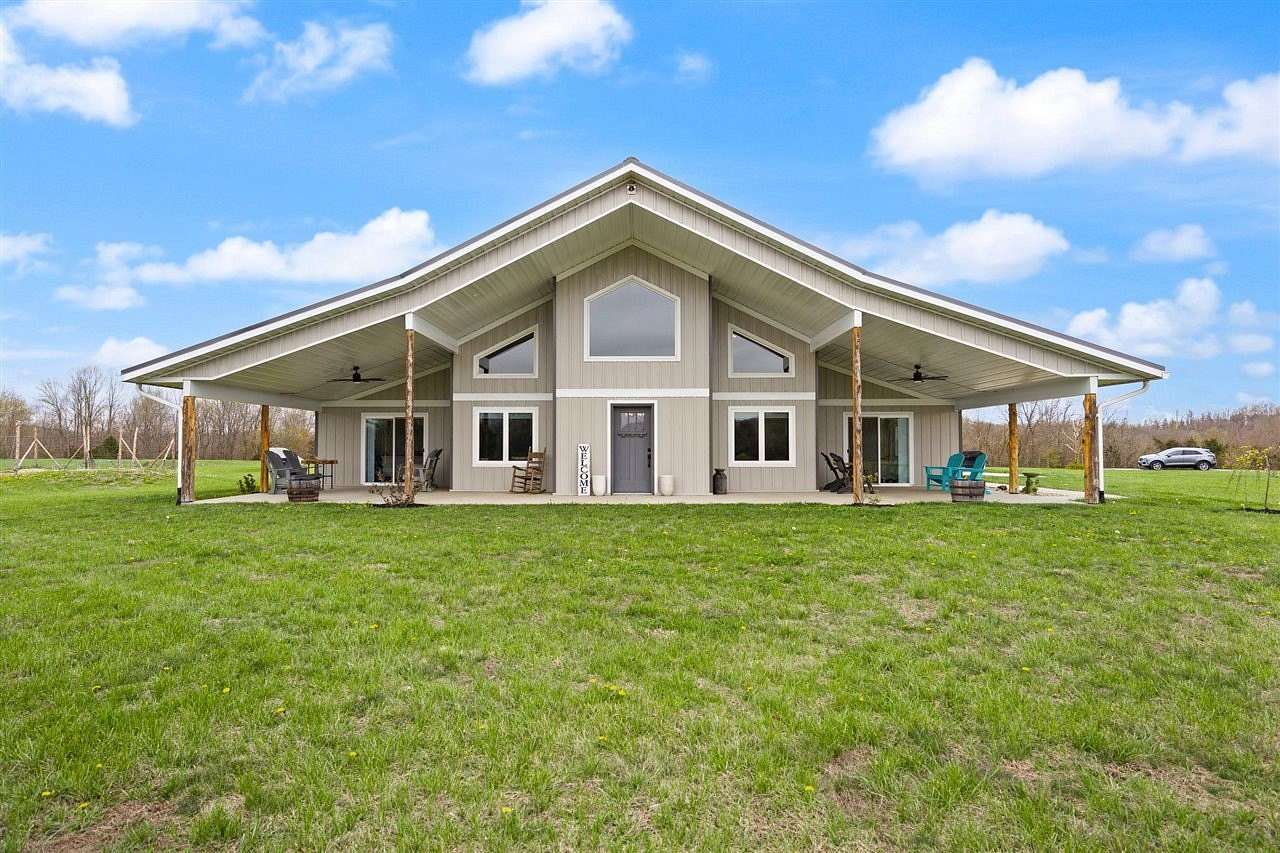 10 Acres of Land with Home for Sale in Edmonton, Kentucky