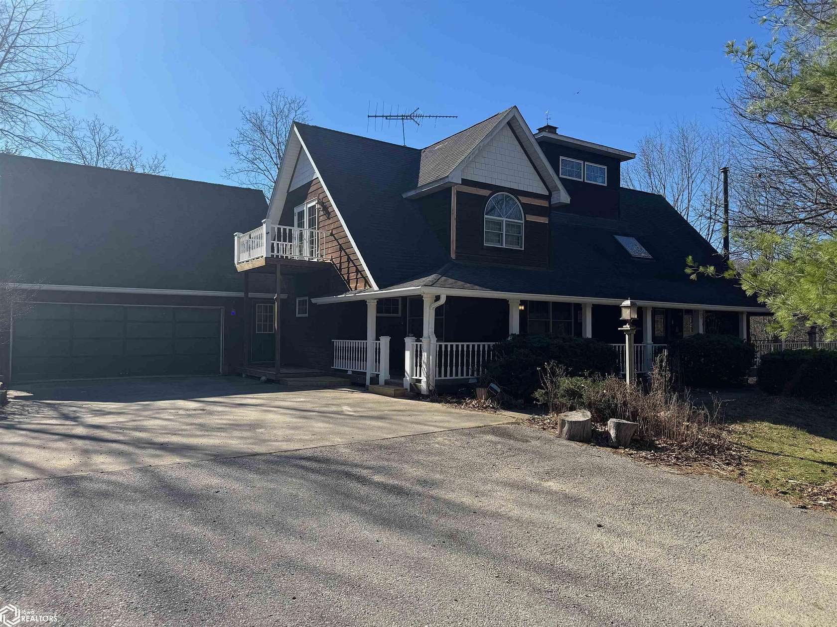 5 Acres of Land with Home for Sale in Fairfield, Iowa