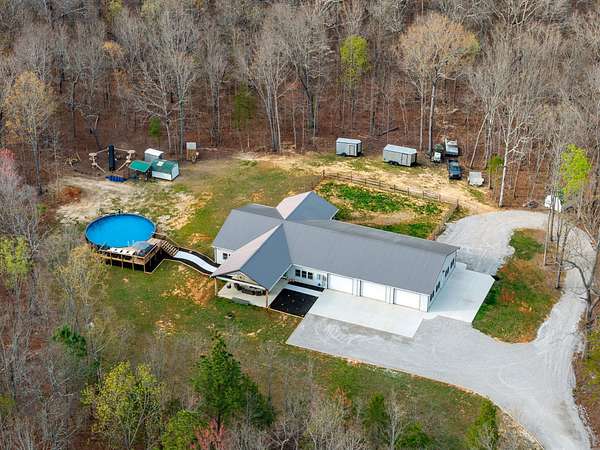 14.7 Acres of Land with Home for Sale in Tullahoma, Tennessee