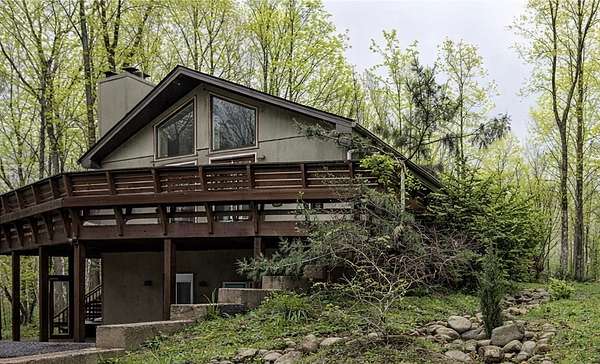 2.2 Acres of Land with Home for Sale in Kingston Springs, Tennessee