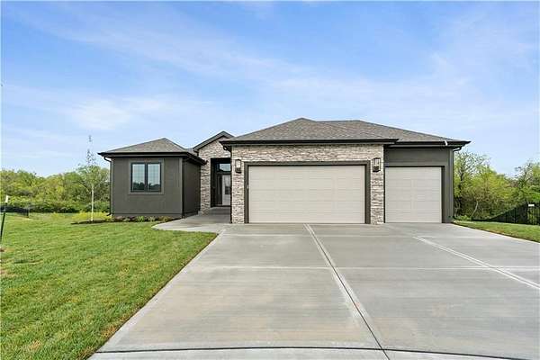 3.9 Acres of Land with Home for Sale in Kansas City, Missouri