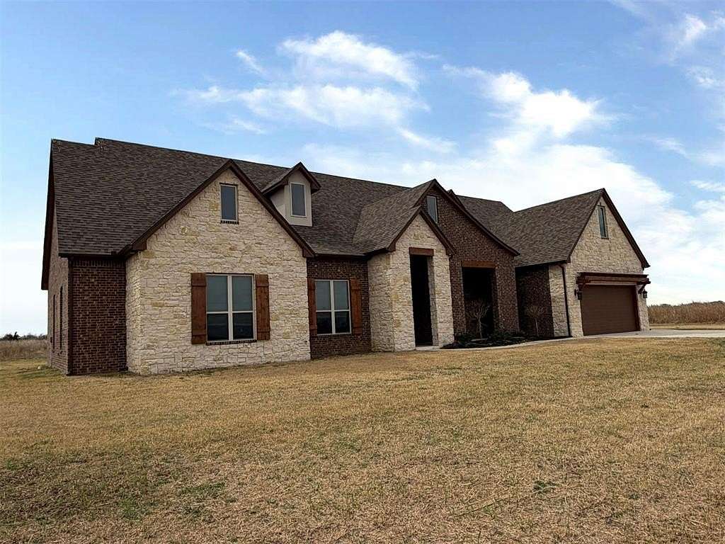 40 Acres of Land with Home for Sale in Maysville, Oklahoma