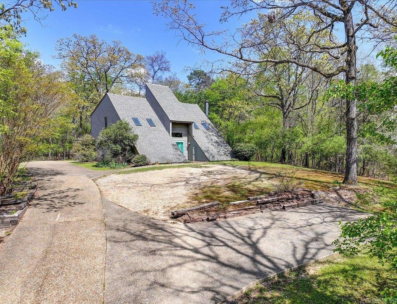 3.24 Acres of Land with Home for Sale in Hot Springs, Arkansas