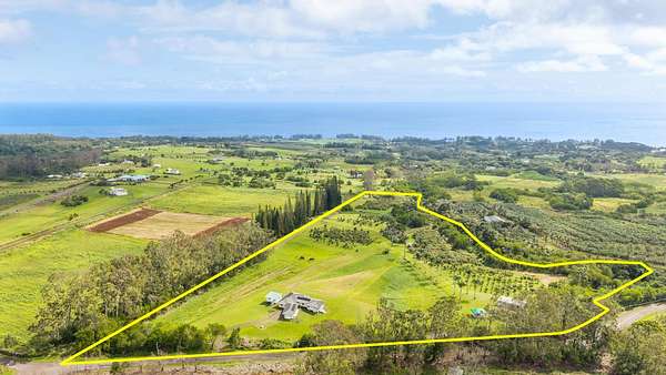 20 Acres of Agricultural Land with Home for Sale in Pepeekeo, Hawaii