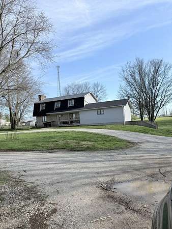 5 Acres of Land with Home for Sale in Paris, Kentucky