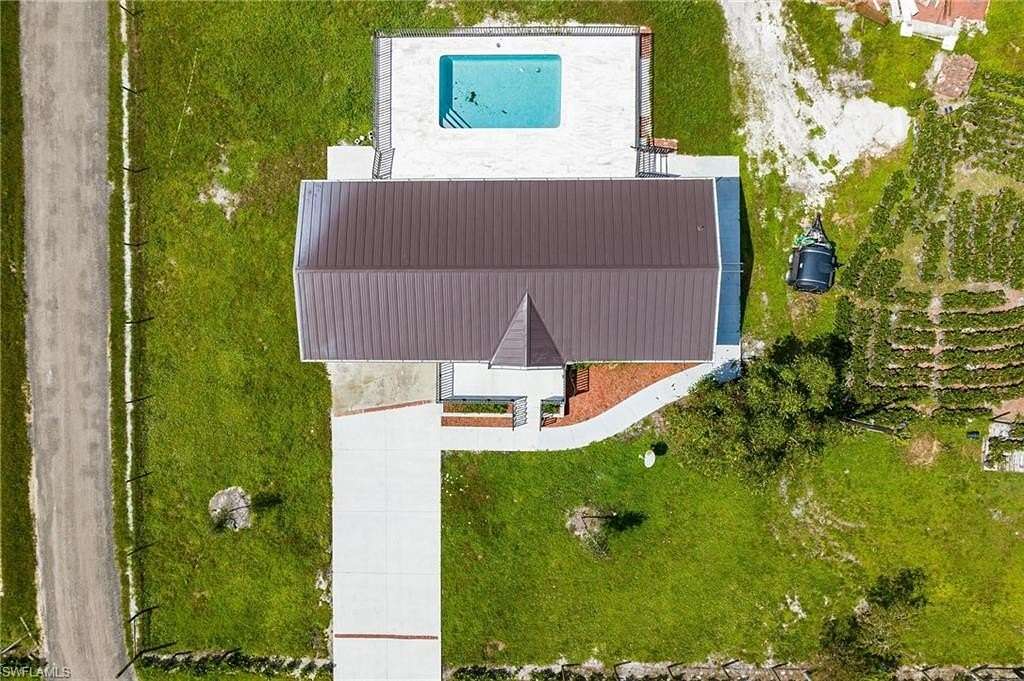 4.8 Acres of Land with Home for Sale in Alva, Florida