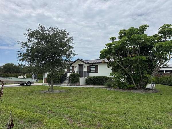 4.8 Acres of Land with Home for Sale in Alva, Florida