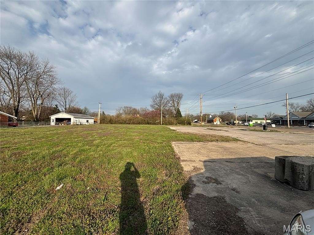 2 Acres of Commercial Land for Sale in Granite City, Illinois