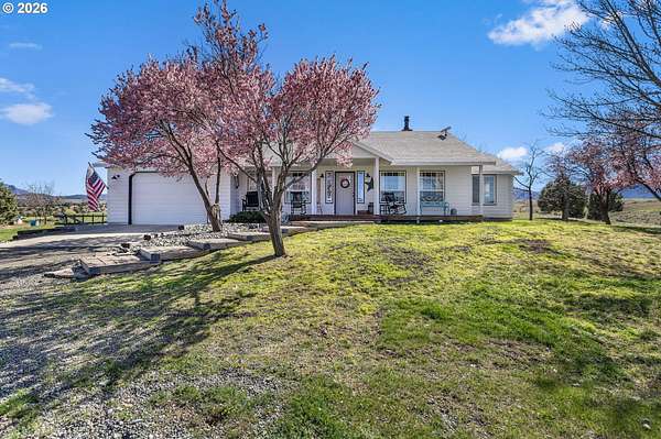 8.6 Acres of Land with Home for Sale in Mount Vernon, Oregon