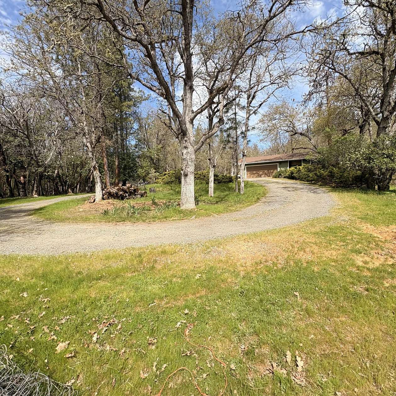 3 Acres of Land with Home for Sale in Jacksonville, Oregon