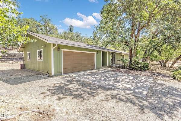 3 Acres of Land with Home for Sale in Jacksonville, Oregon