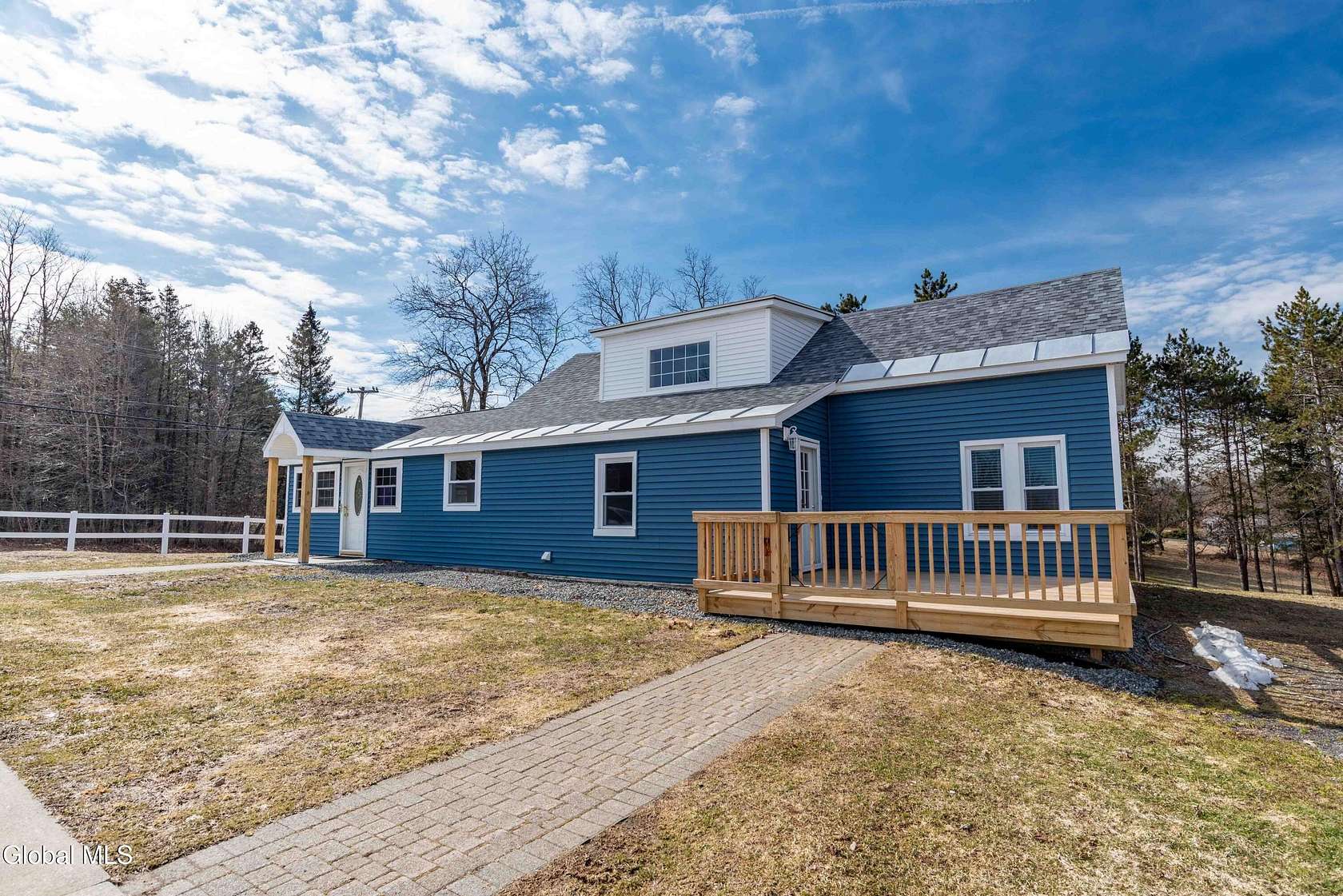 7 Acres of Land with Home for Sale in Amsterdam, New York