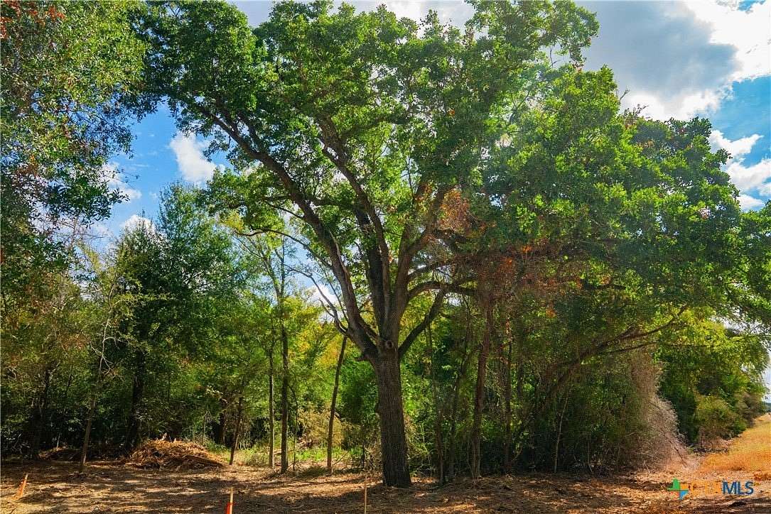 5 Acres of Residential Land for Sale in Hearne, Texas