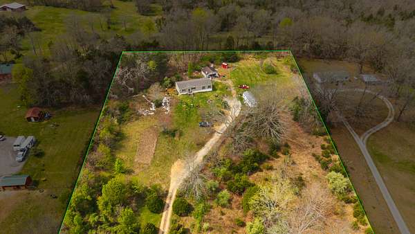 6.7 Acres of Land with Home for Sale in Columbia, Tennessee