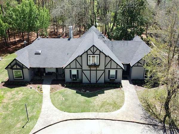 22.5 Acres of Land with Home for Sale in Lindale, Texas