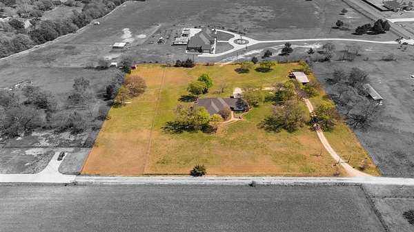 4 Acres of Land with Home for Sale in Oak Leaf, Texas