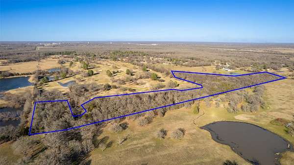 15.6 Acres of Recreational & Residential Land for Sale in Campbell, Texas