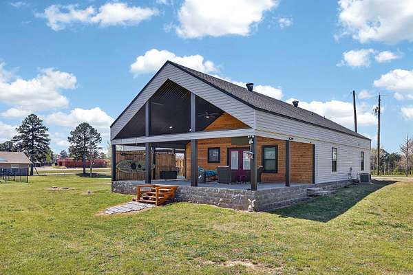 4.57 Acres of Land with Home for Sale in Bismarck, Arkansas