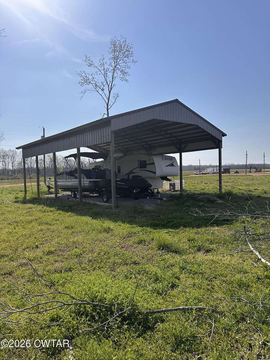 4 Acres of Residential Land for Sale in Clifton, Tennessee