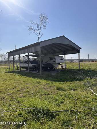 4 Acres of Residential Land for Sale in Clifton, Tennessee