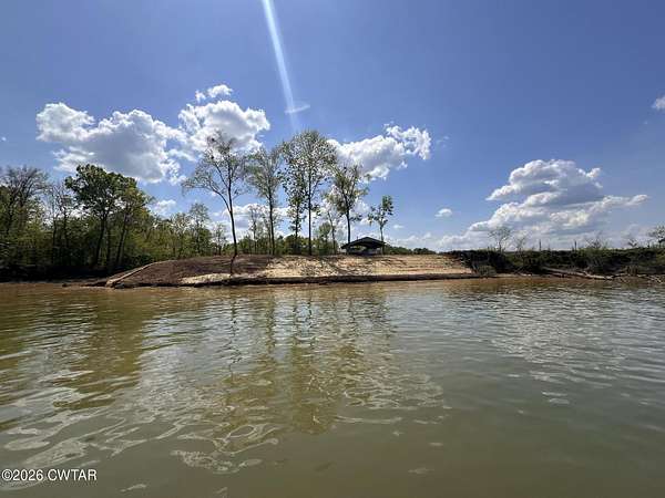 4 Acres of Residential Land for Sale in Clifton, Tennessee