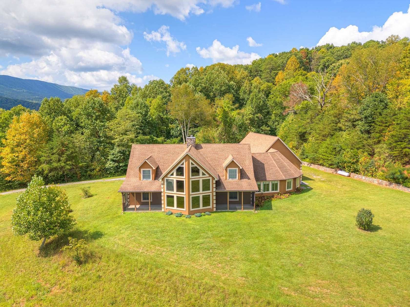 154 Acres of Land with Home for Sale in Narrows, Virginia
