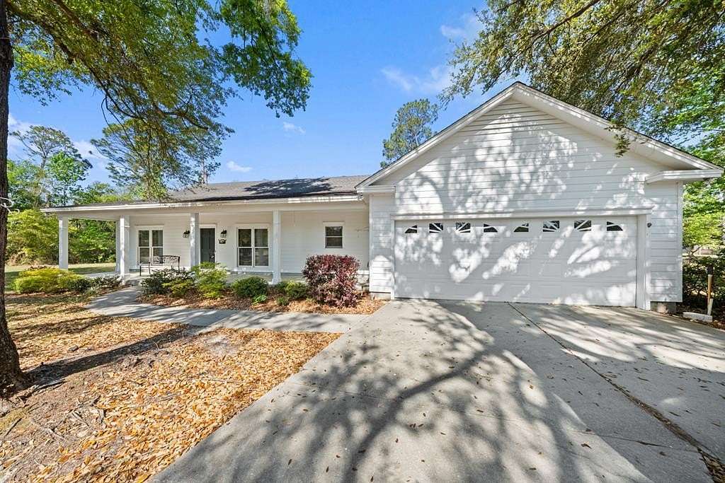 5.16 Acres of Land with Home for Sale in Lake Park, Georgia