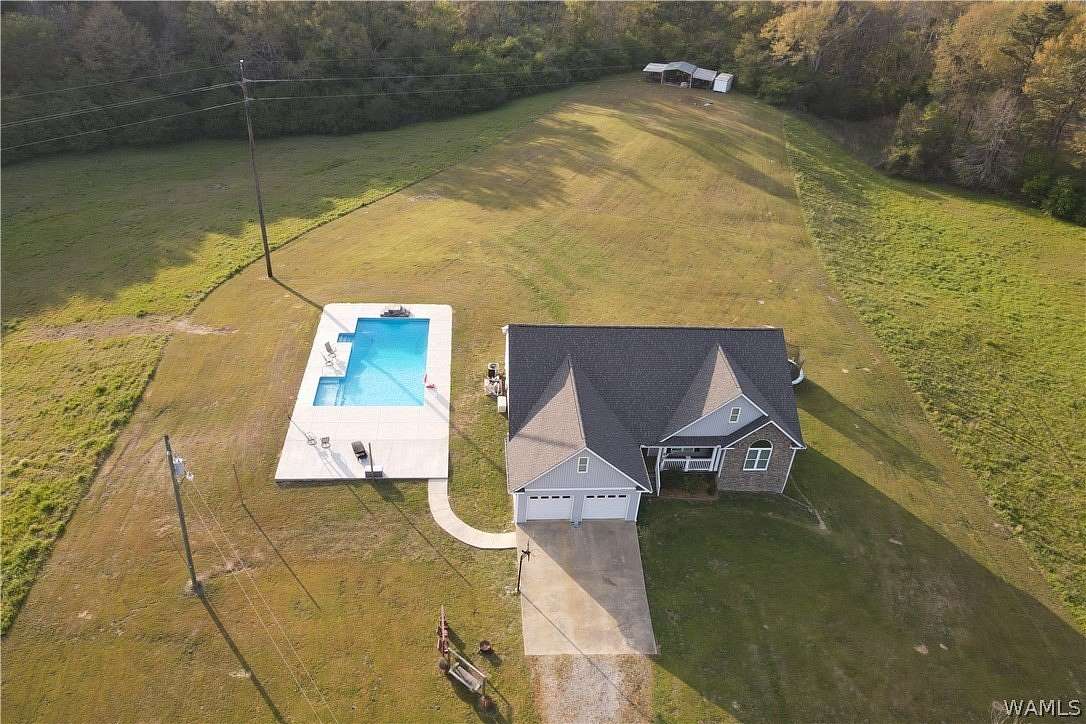 9 Acres of Land with Home for Sale in Gordo, Alabama