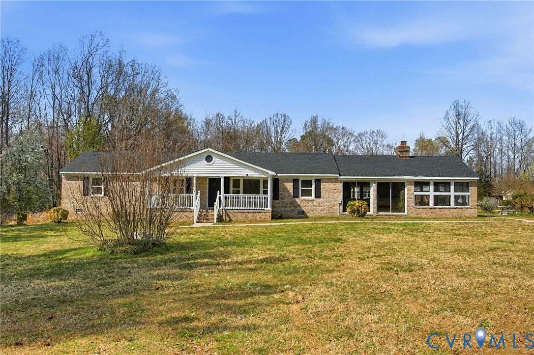 1.5 Acres of Land with Home for Sale in Tappahannock, Virginia