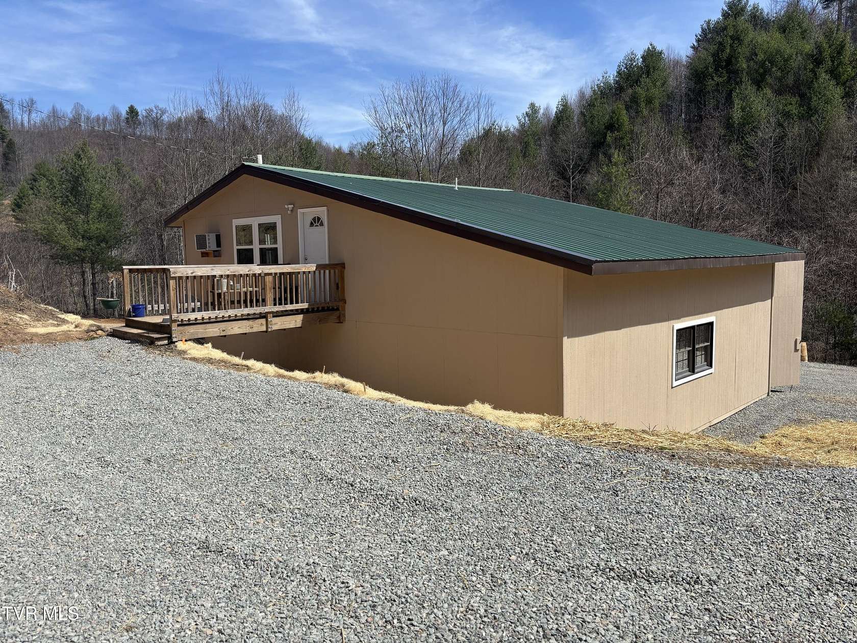 15 Acres of Land with Home for Sale in Laurel Bloomery, Tennessee
