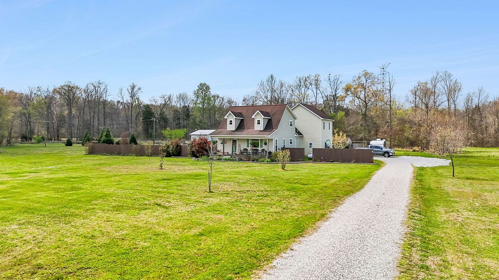 21 Acres of Land with Home for Sale in Decherd, Tennessee