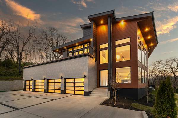 2.15 Acres of Land with Home for Sale in Nashville, Tennessee