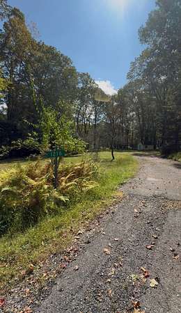 1.22 Acres of Residential Land for Sale in Pocono Summit, Pennsylvania
