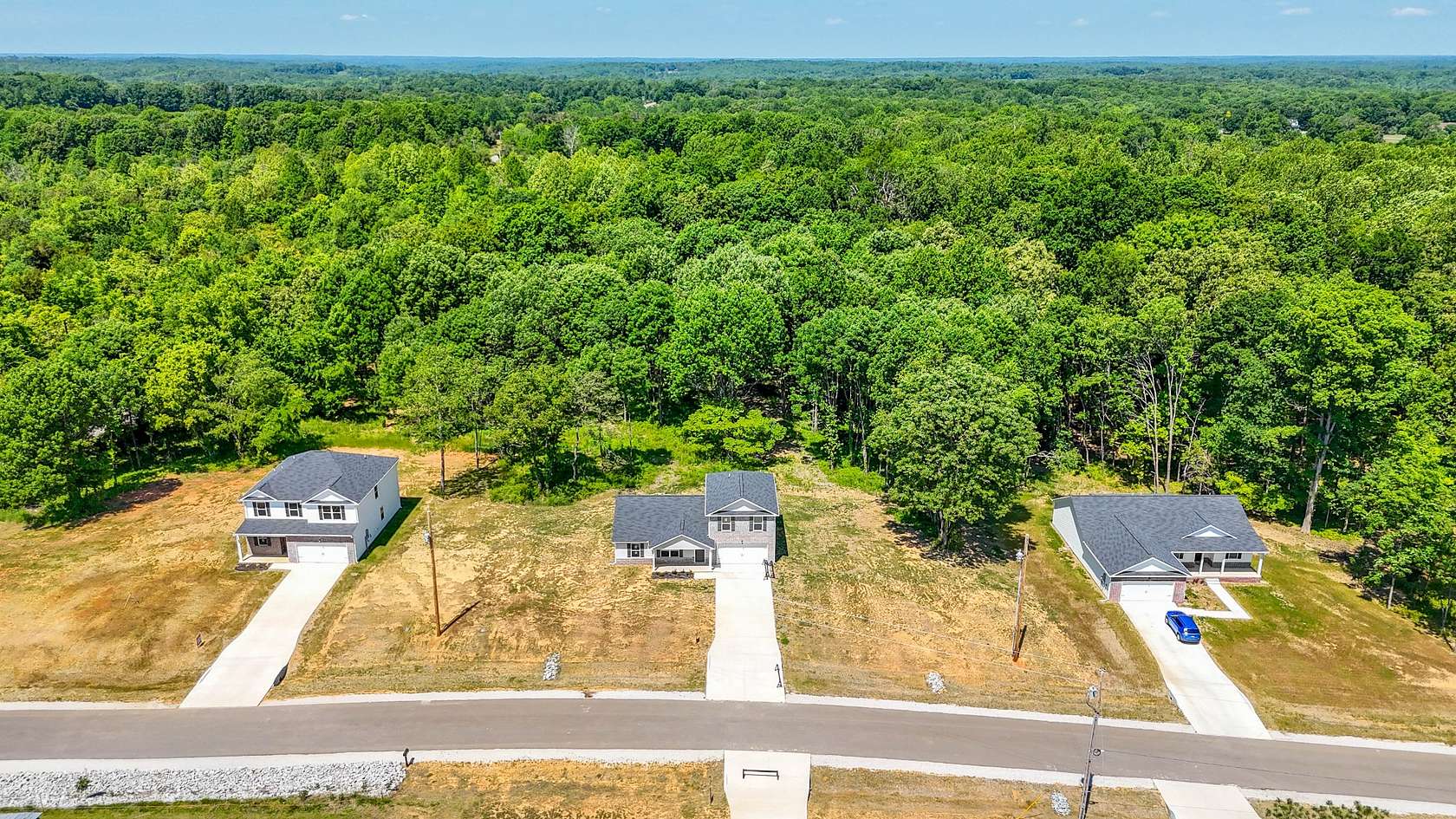 1.52 Acres of Land with Home for Sale in Dickson, Tennessee