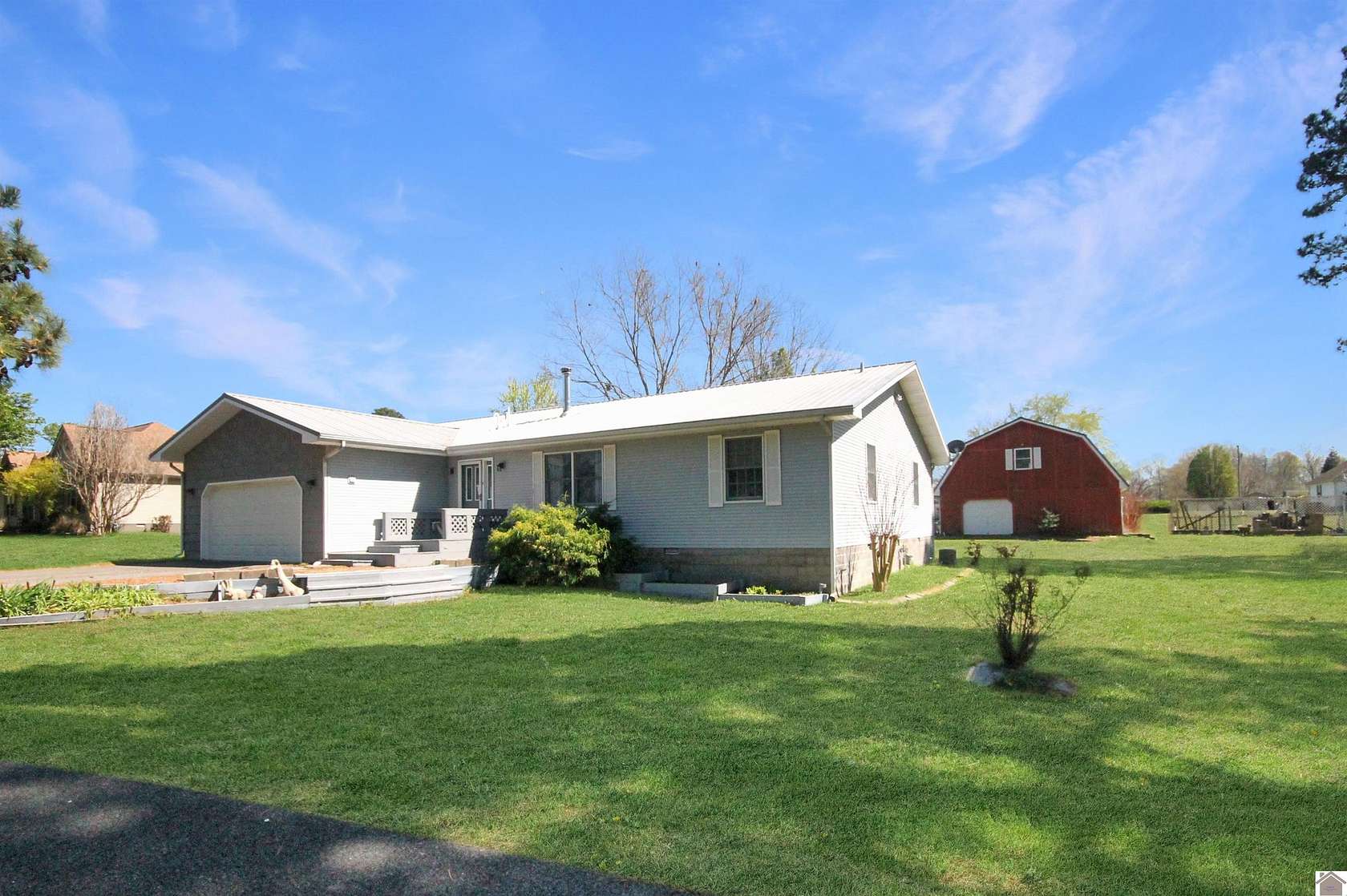 2 Acres of Land with Home for Sale in Benton, Kentucky