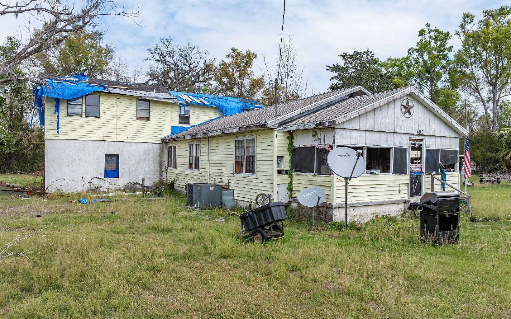 5 Acres of Land with Home for Sale in Mayo, Florida