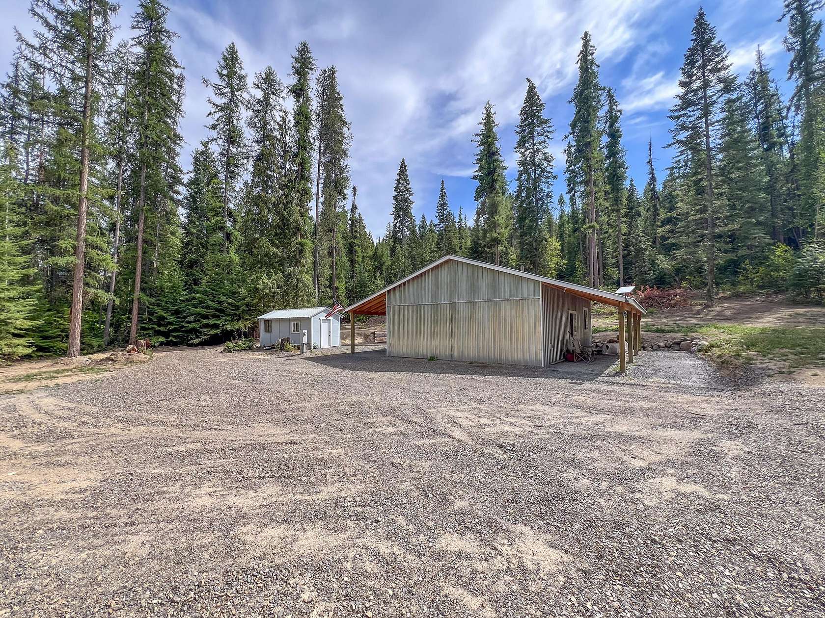 5.1 Acres of Land with Home for Sale in Kettle Falls, Washington