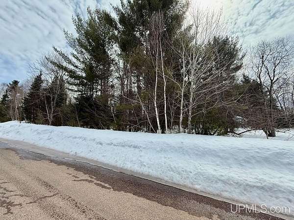 1 Acre of Residential Land for Sale in Ishpeming, Michigan
