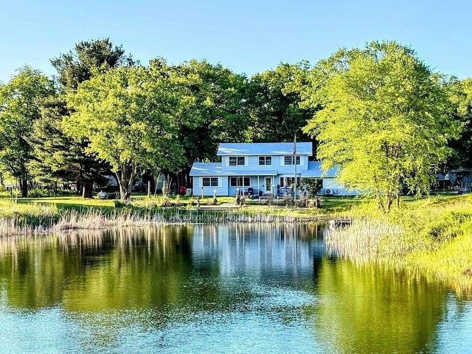 20 Acres of Land with Home for Sale in Medaryville, Indiana