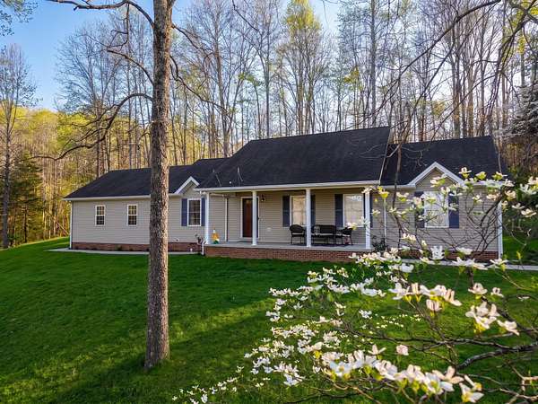 2 Acres of Land with Home for Sale in Mount Vernon, Kentucky