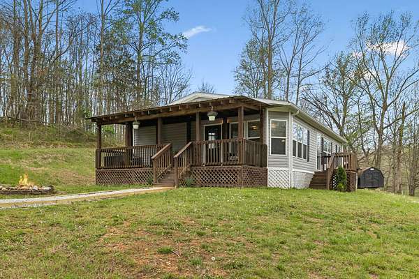 19.5 Acres of Land with Home for Sale in Dickson, Tennessee