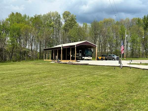 4 Acres of Residential Land for Sale in Clifton, Tennessee