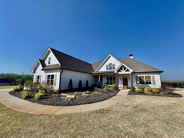 6 Acres of Land with Home for Sale in Madison, Georgia