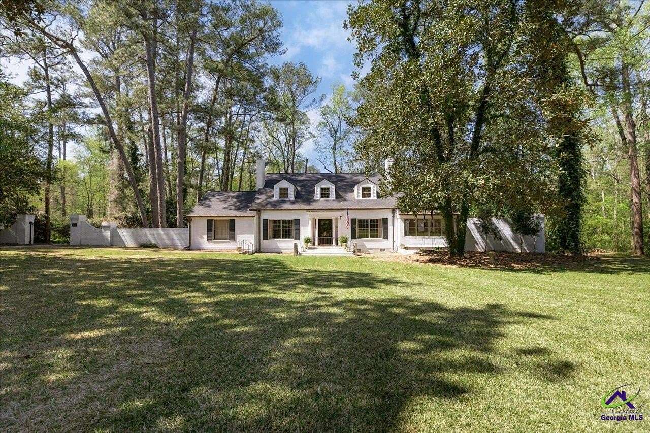 2.88 Acres of Land with Home for Sale in Hawkinsville, Georgia