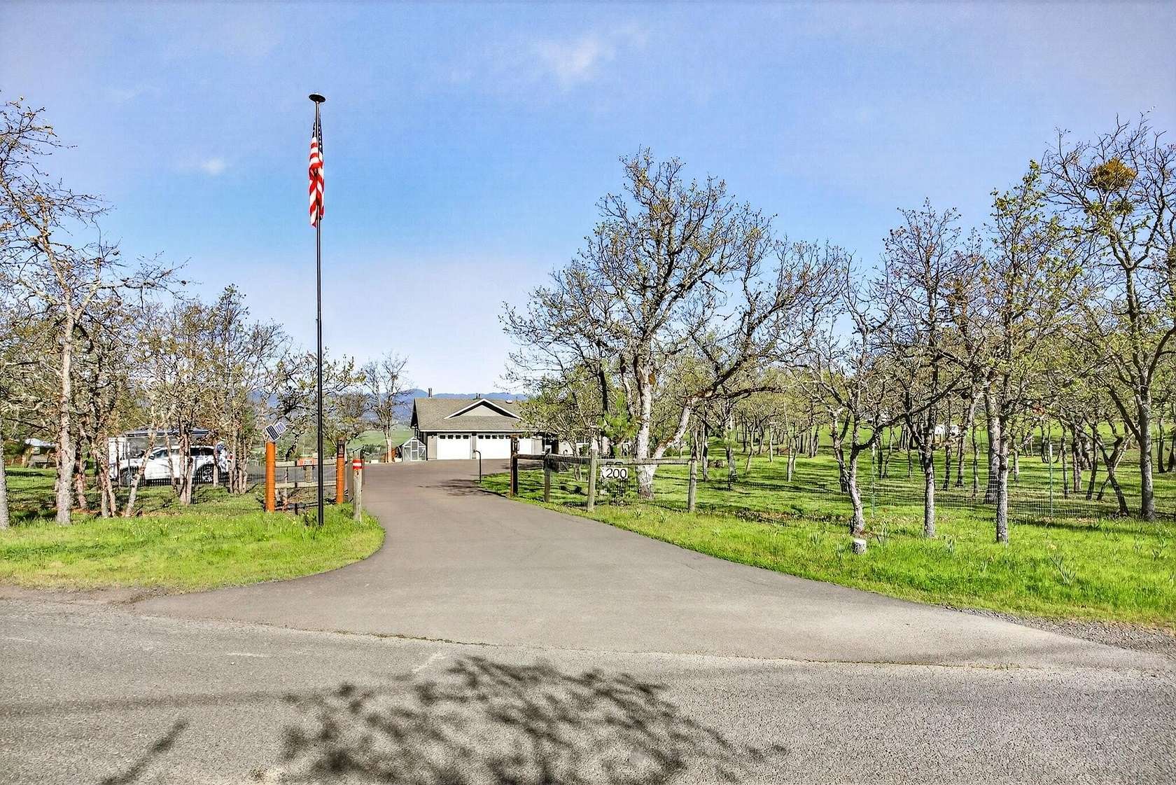 5.63 Acres of Land with Home for Sale in Eagle Point, Oregon